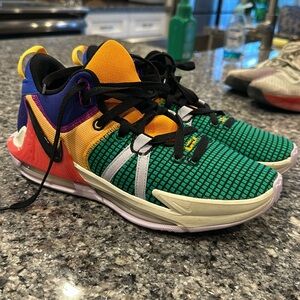 LeBron James basketball sneakers
Size 8